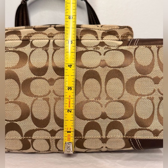 Coach Vintage Hamptons Signature satchel turn-lock pocket and